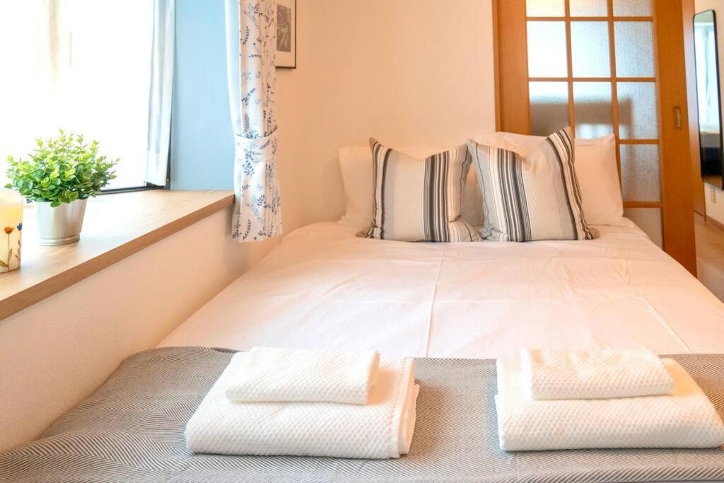 新宿一站5分钟-酒馆购物街-安静品质公寓-直达皇居秋叶原-104 Токіо Екстер'єр фото